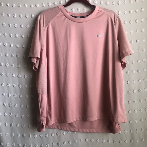 Nike Running Dri Fit Short Sleeve Athletic T, sz 3X
Pink or gray? - Picture 1 of 13